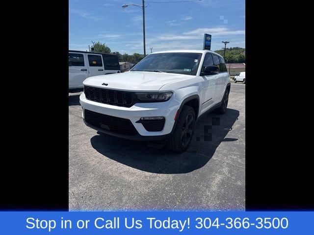 Used 2023 Jeep Grand Cherokee Limited w/ Black Appearance Package AWD/4WD image 2