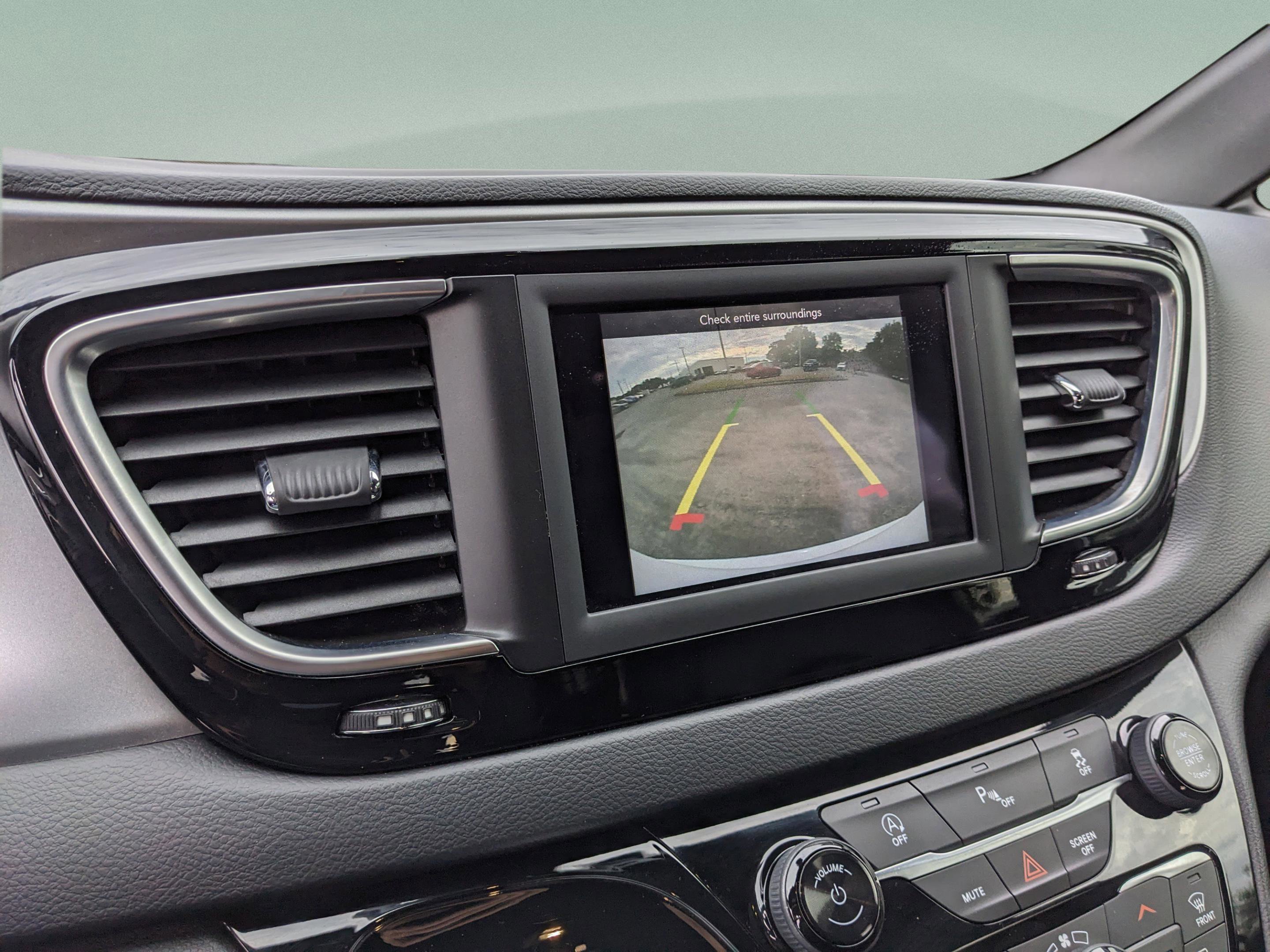 Used 2019 Chrysler Pacifica Touring Plus w/ S Appearance Package image 32