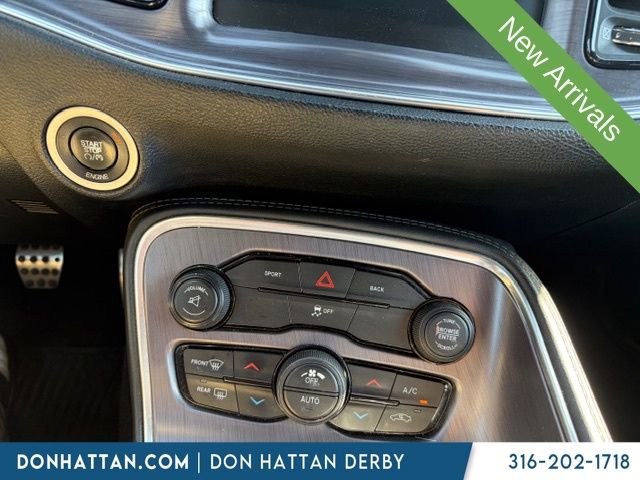 Used 2016 Dodge Challenger R/T RWD image 8