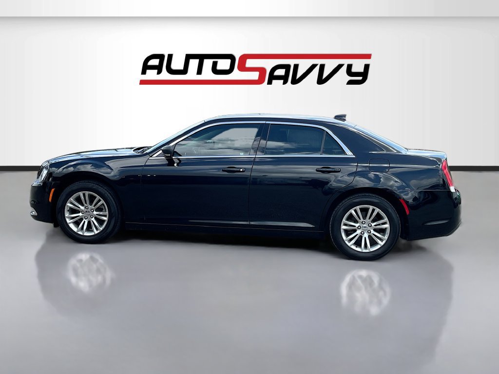 Used 2021 Chrysler 300 Touring L RWD image 4