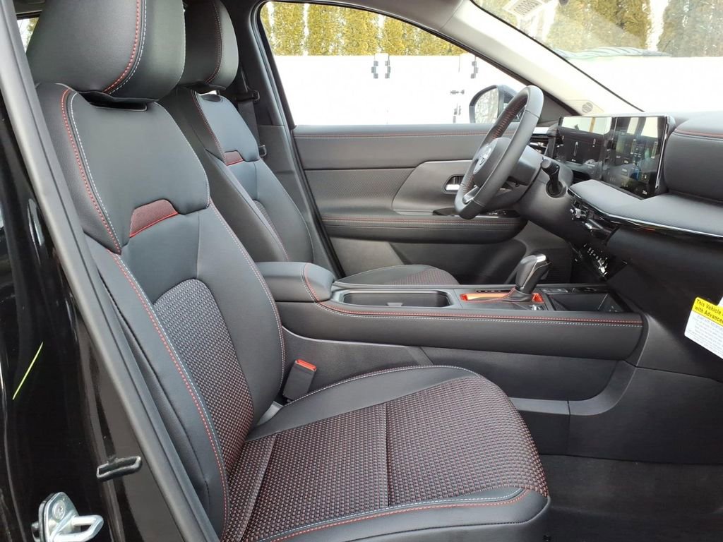 New 2026 Nissan Kicks SR w/ Cold Weather Package image 7