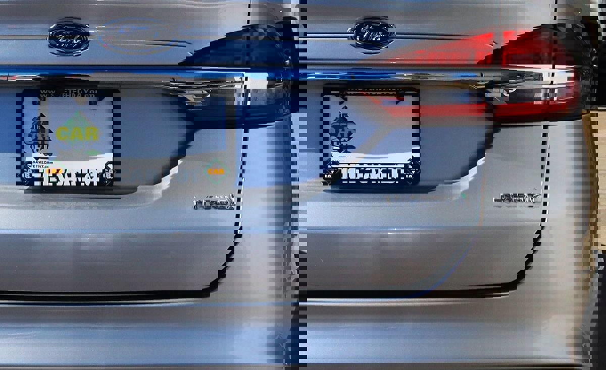 Used 2018 Ford Fusion S image 20