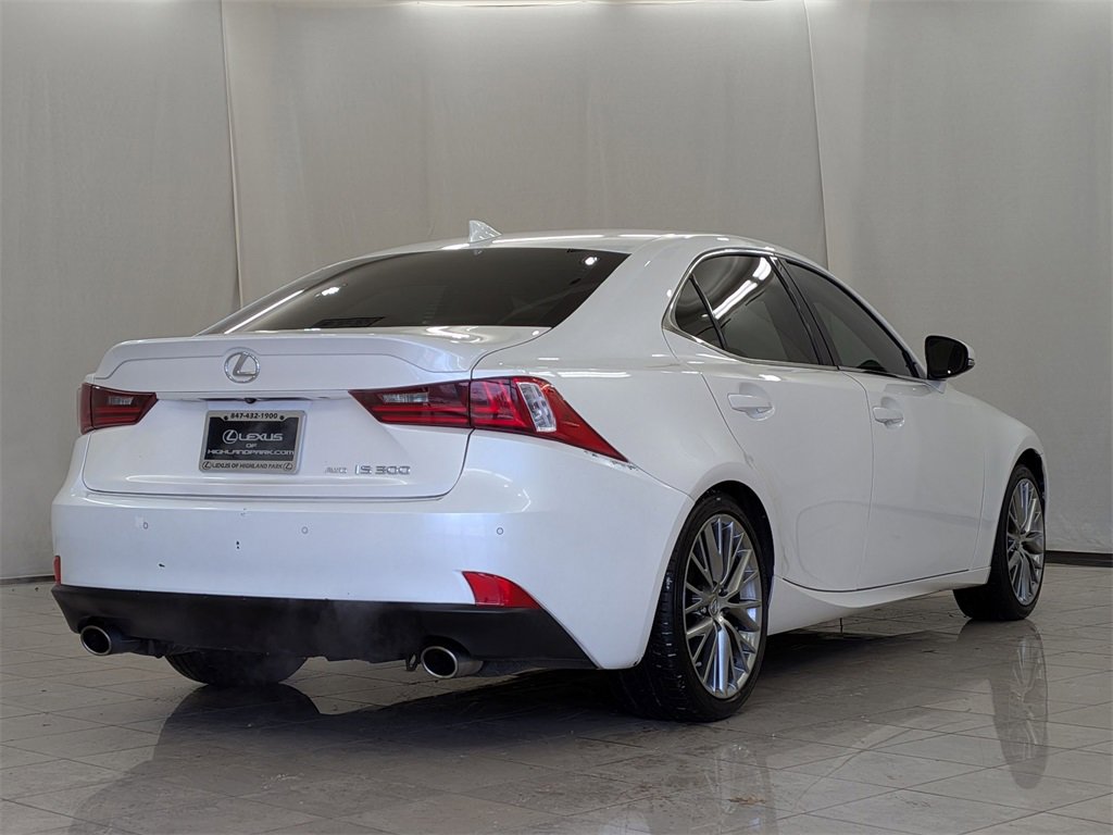 Used 2016 Lexus IS 300 AWD image 9