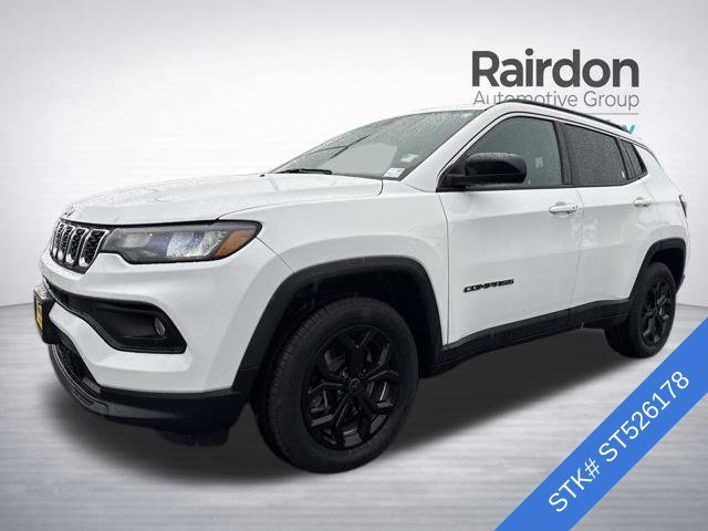 Used 2025 Jeep Compass Latitude AWD/4WD image 3