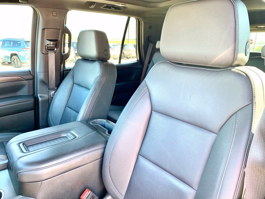 Used 2024 Chevrolet Tahoe Z71 w/ Luxury Package AWD/4WD image 13
