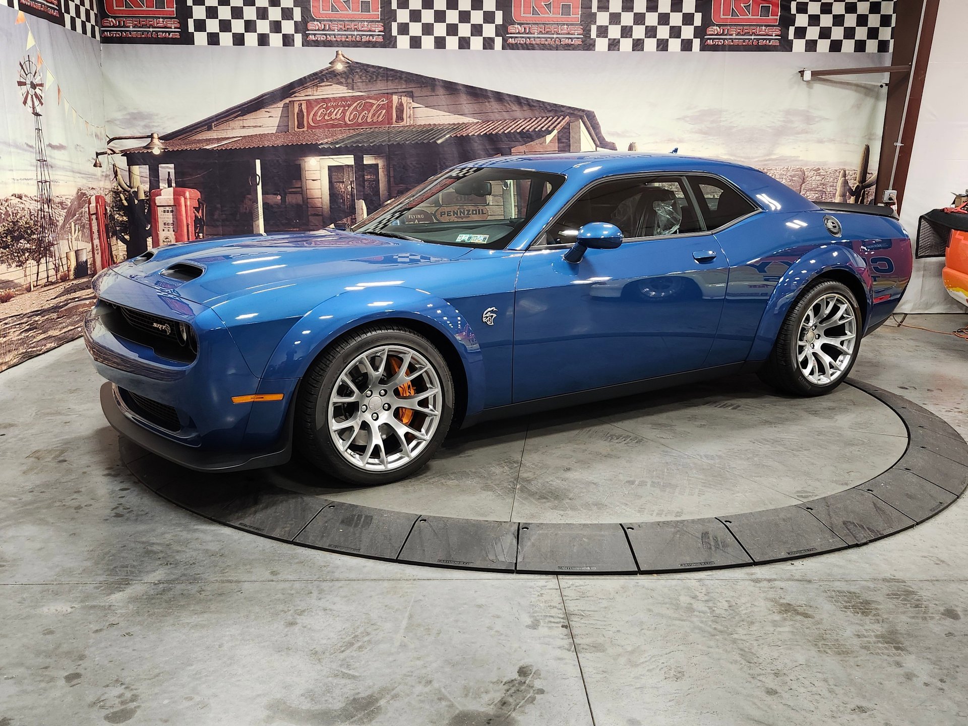 Used 2022 Dodge Challenger SRT Hellcat RWD image 2