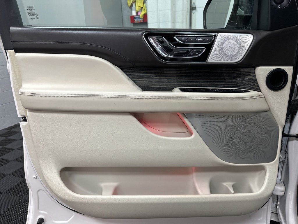 Used 2019 Lincoln Navigator L Black Label w/ Cargo Package image 18