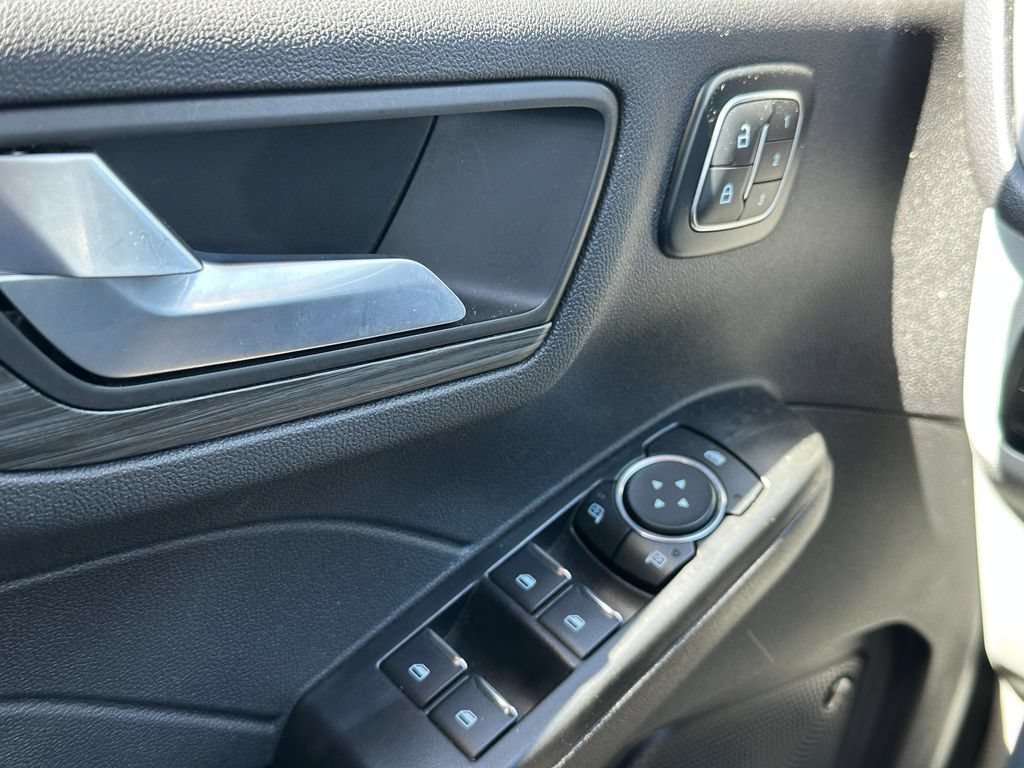 Used 2024 Ford Escape SE w/ PHEV Premium Package FWD image 25