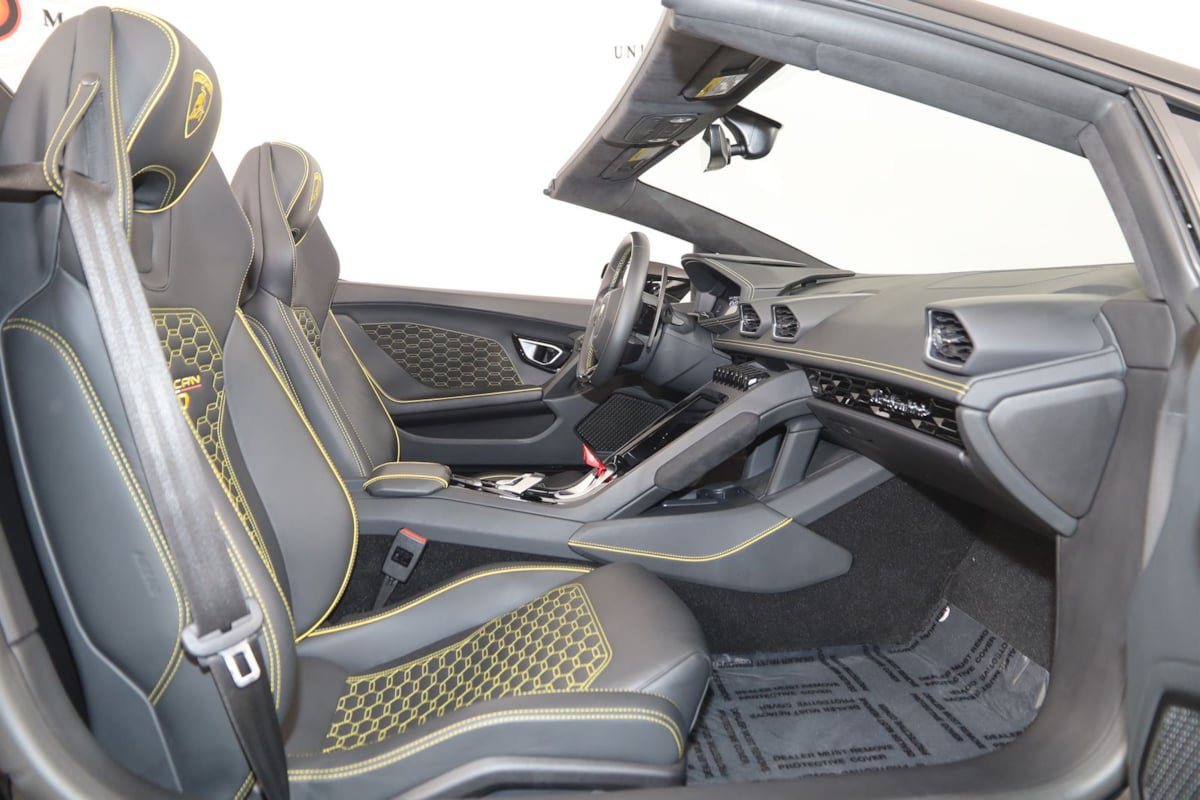 Used 2023 Lamborghini Huracan EVO RWD image 14