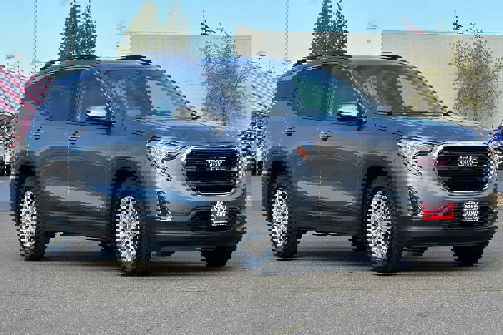 Used 2020 GMC Terrain SLE w/ Driver Convenience Package image 5