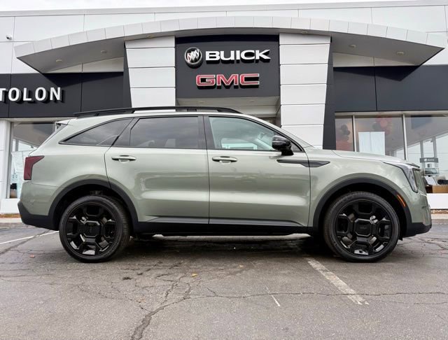 Used 2025 Kia Sorento SX image 2