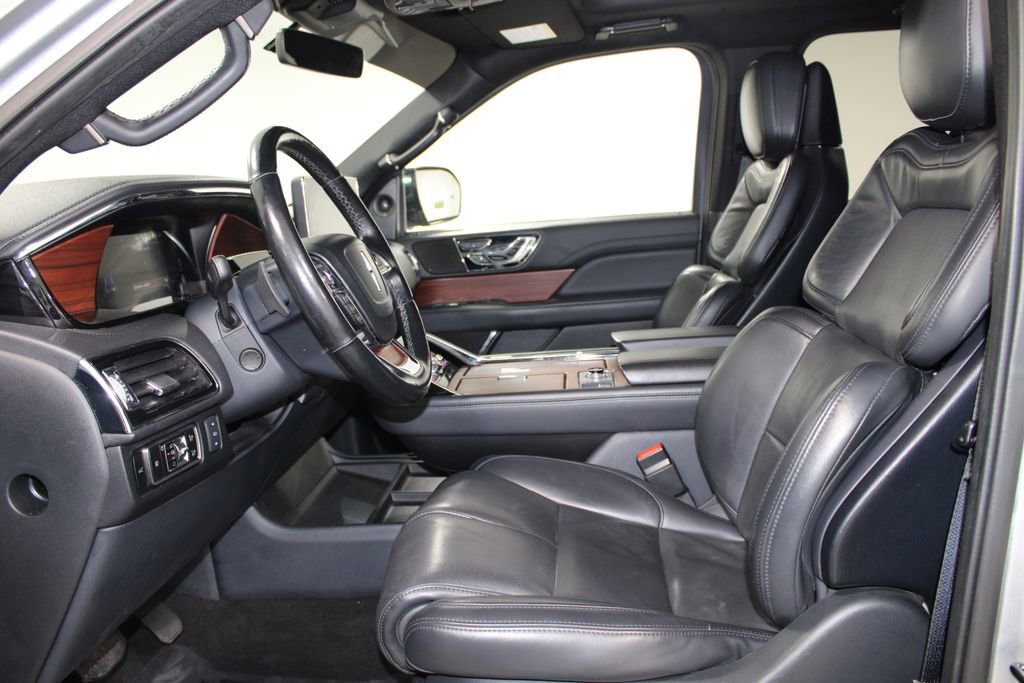 Used 2023 Lincoln Navigator Reserve AWD/4WD image 23