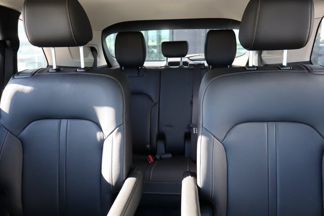 Used 2024 MAZDA CX-90 Plug-In Hybrid w/ Premium Pkg image 17