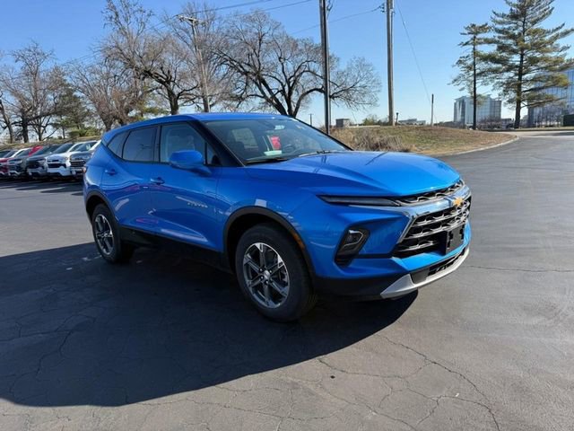 Used 2025 Chevrolet Blazer LT image 9