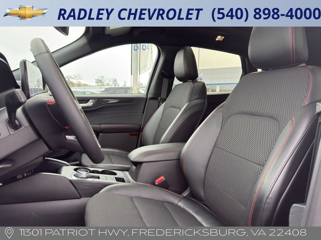 Used 2025 Ford Escape ST-Line w/ Equipment Group 301A image 28