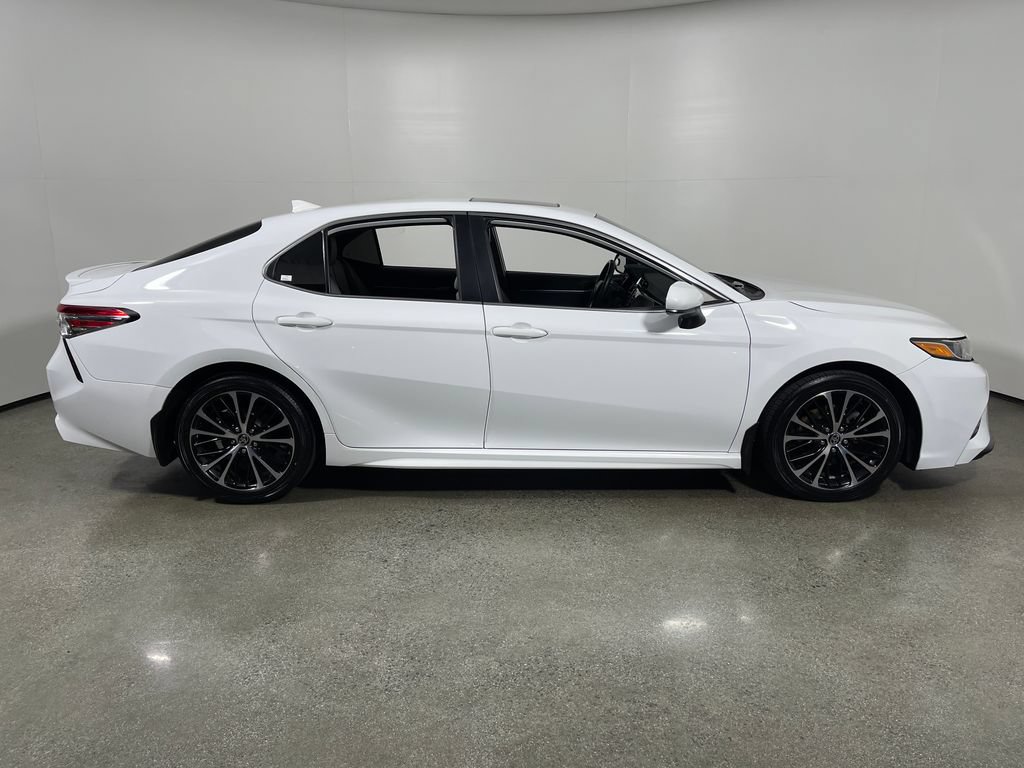 Certified 2020 Toyota Camry SE FWD image 2