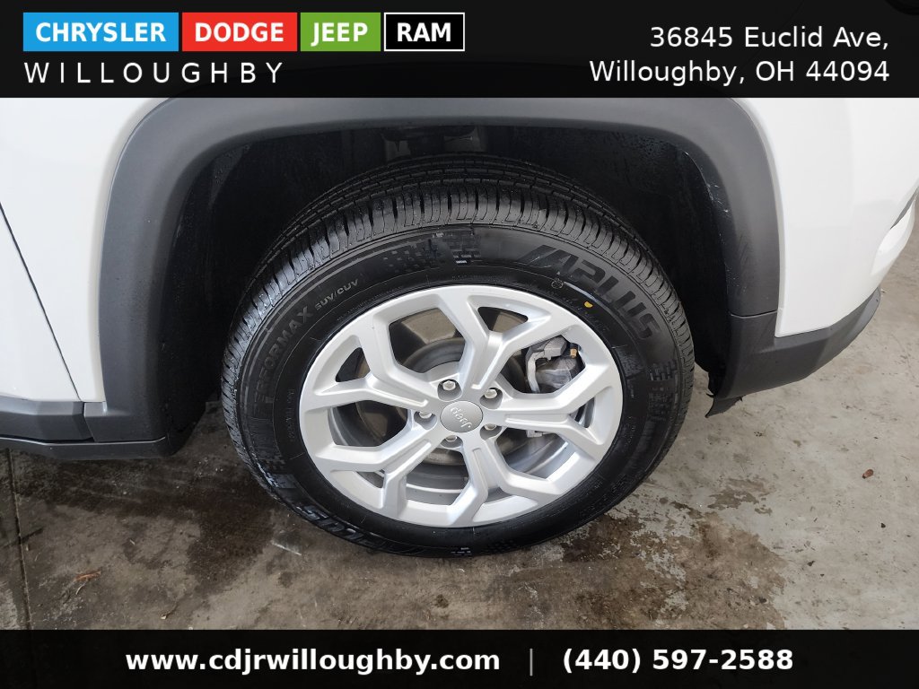 Used 2024 Jeep Compass Latitude AWD/4WD image 39
