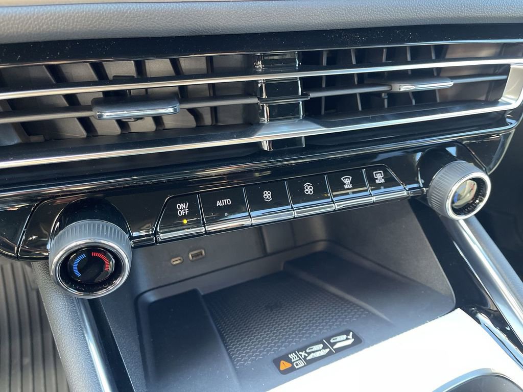 New 2026 Chevrolet Traverse LT w/ Driver Confidence Package image 19