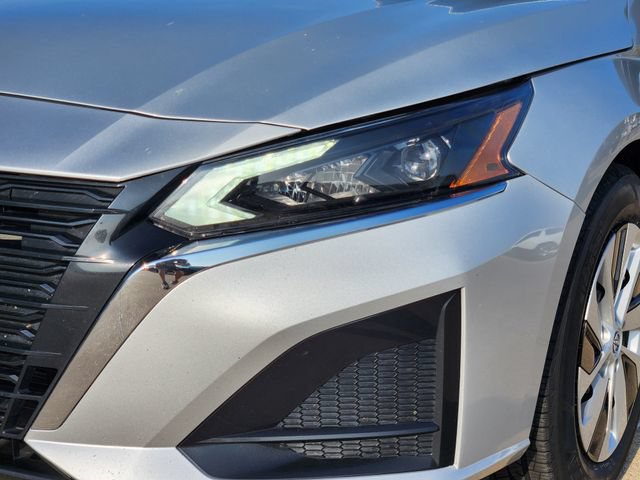 Used 2024 Nissan Altima 2.5 S FWD image 15