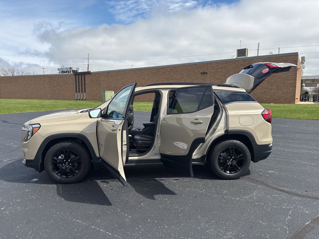 Used 2023 GMC Terrain AT4 w/ Infotainment Package II AWD/4WD image 14
