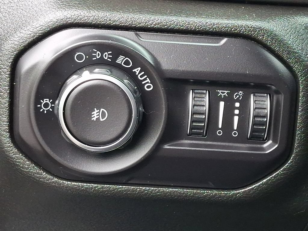 Used 2018 Jeep Wrangler Unlimited Sport S AWD/4WD image 25