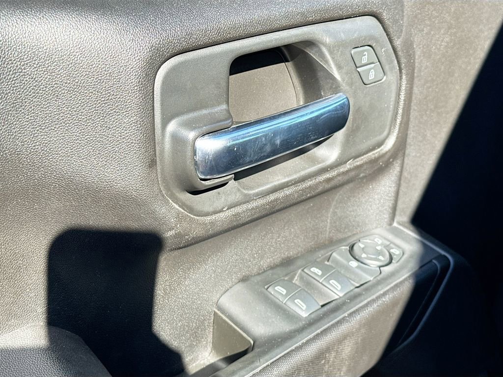 Used 2024 Chevrolet Silverado 1500 Custom image 17