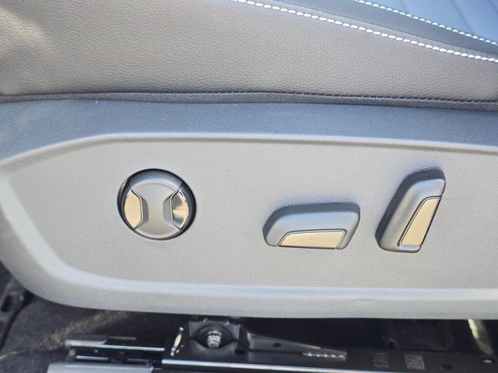 New 2026 Volkswagen Jetta SE image 34