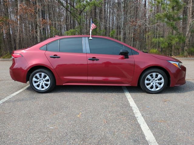 Used 2025 Toyota Corolla LE FWD image 3