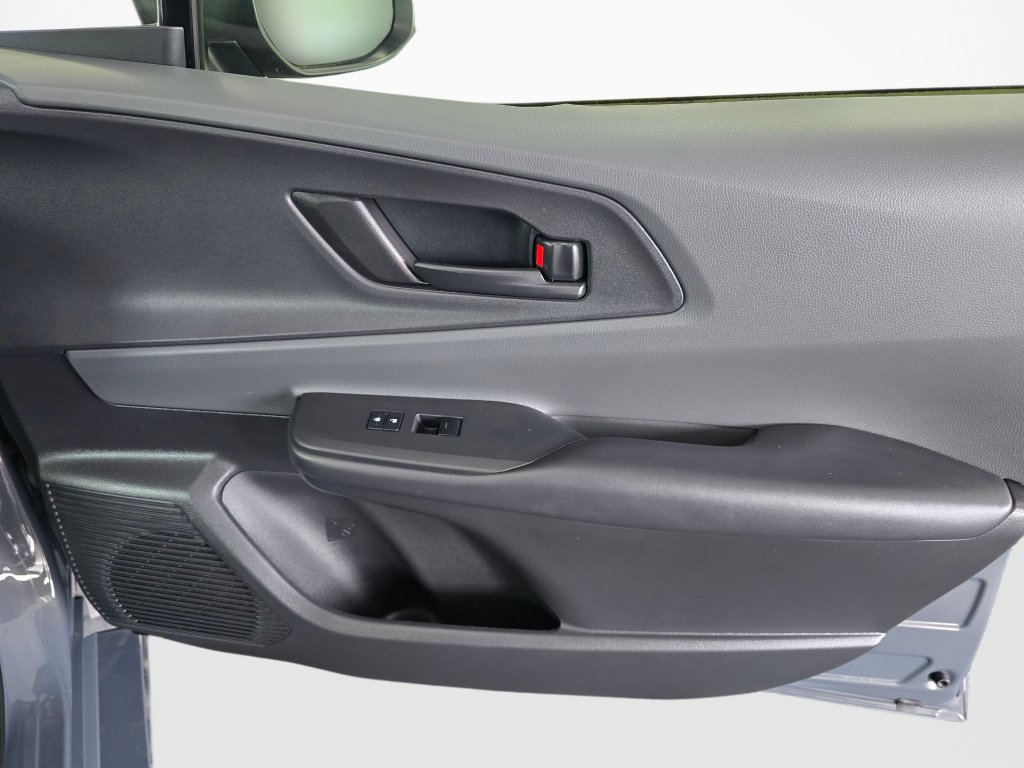 Used 2024 Toyota Prius LE FWD image 40