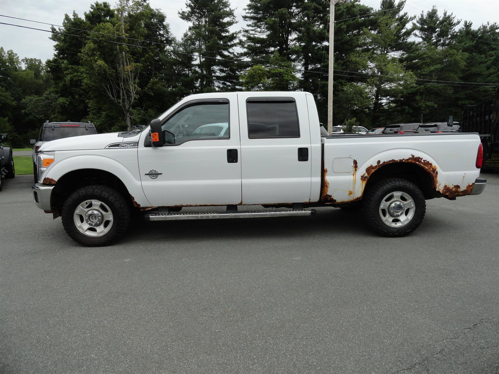 Used 2015 Ford F250 XLT AWD/4WD image 2
