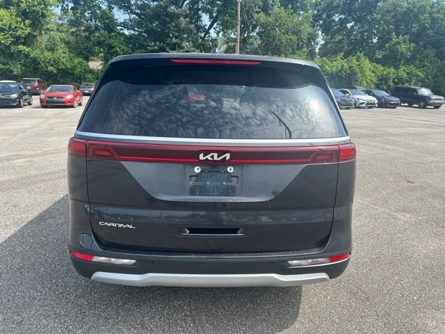 Used 2023 Kia Carnival LX FWD image 4