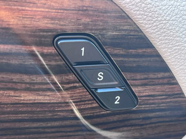 Used 2023 Chrysler Pacifica Limited FWD image 19