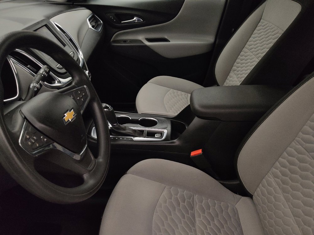 Used 2020 Chevrolet Equinox LS image 17