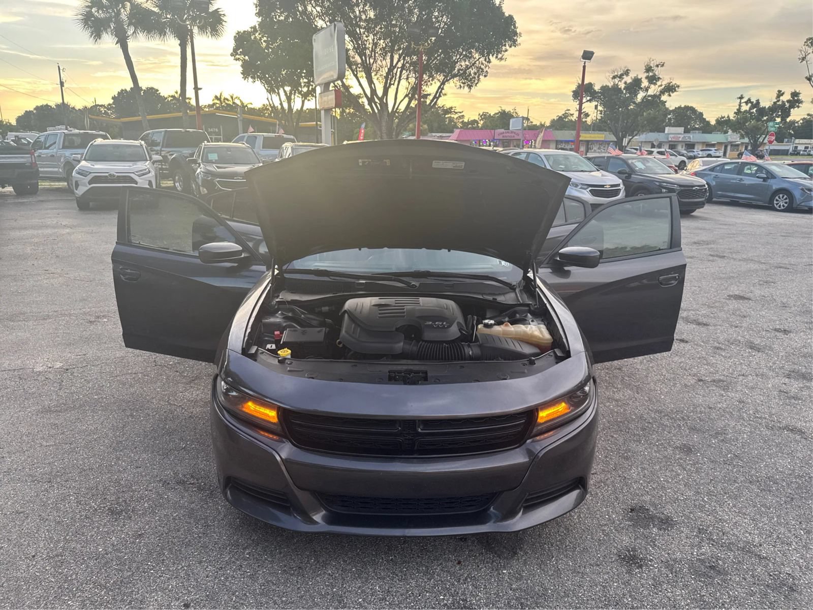 Used 2022 Dodge Charger SXT RWD image 11