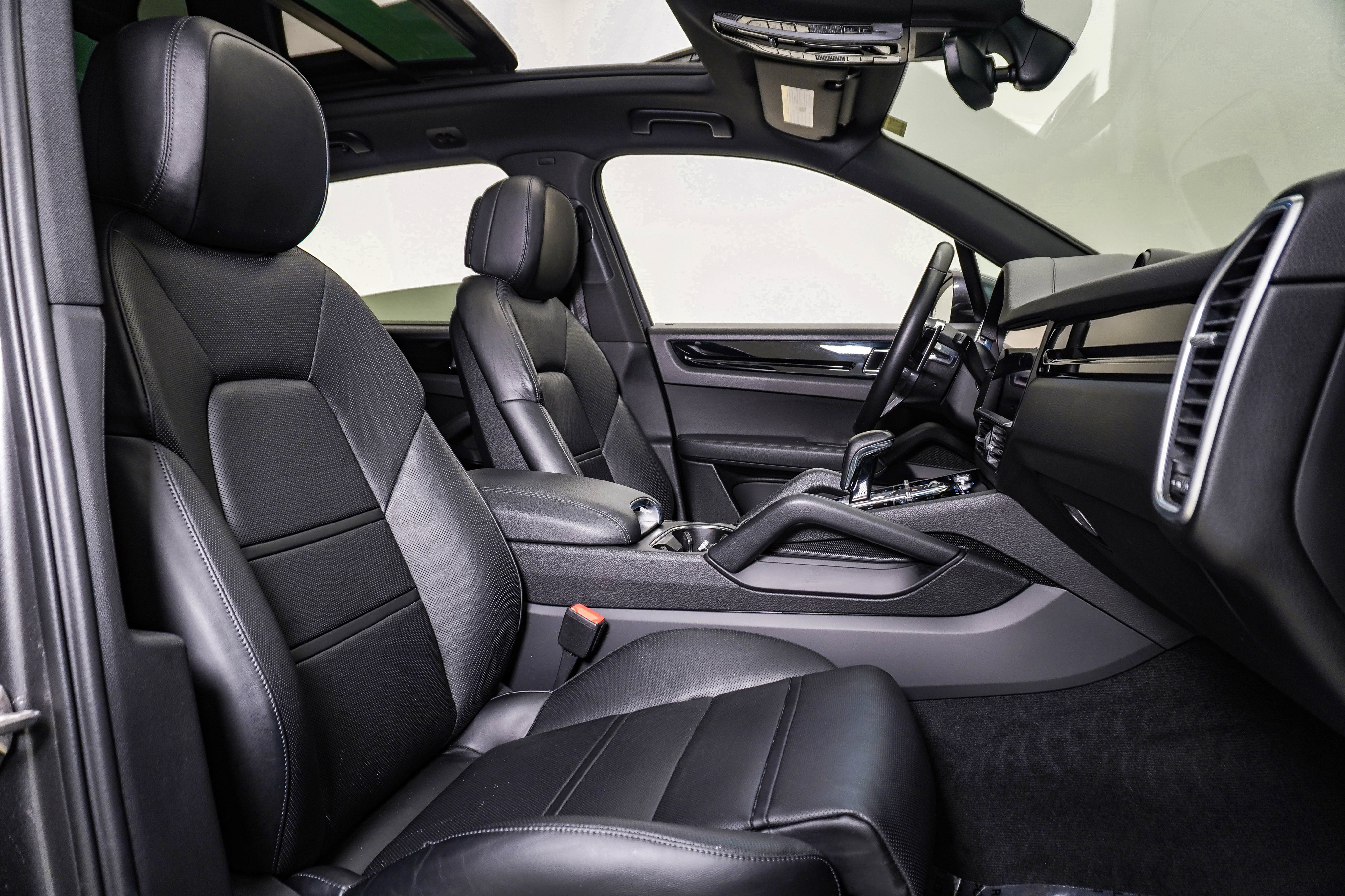 Certified 2023 Porsche Cayenne S AWD/4WD image 15