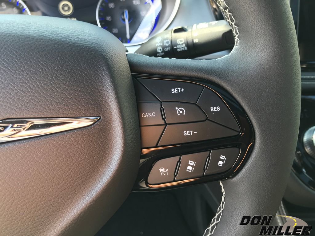 New 2026 Chrysler Pacifica Limited w/ S Appearance Package image 18