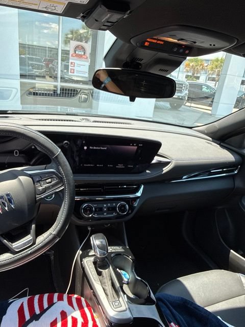 Used 2025 Buick Envista Sport Touring w/ Convenience I Package FWD image 5