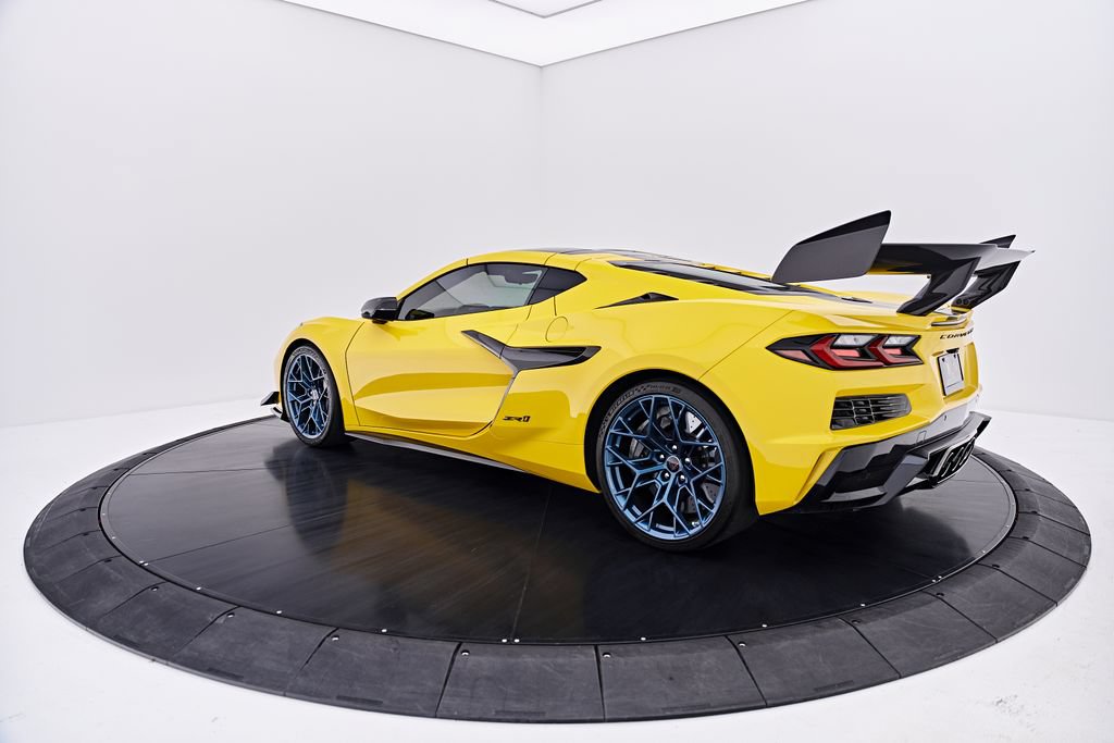 Used 2026 Chevrolet Corvette ZR1 w/ ZR1 Carbon Fiber Aero Package RWD image 18