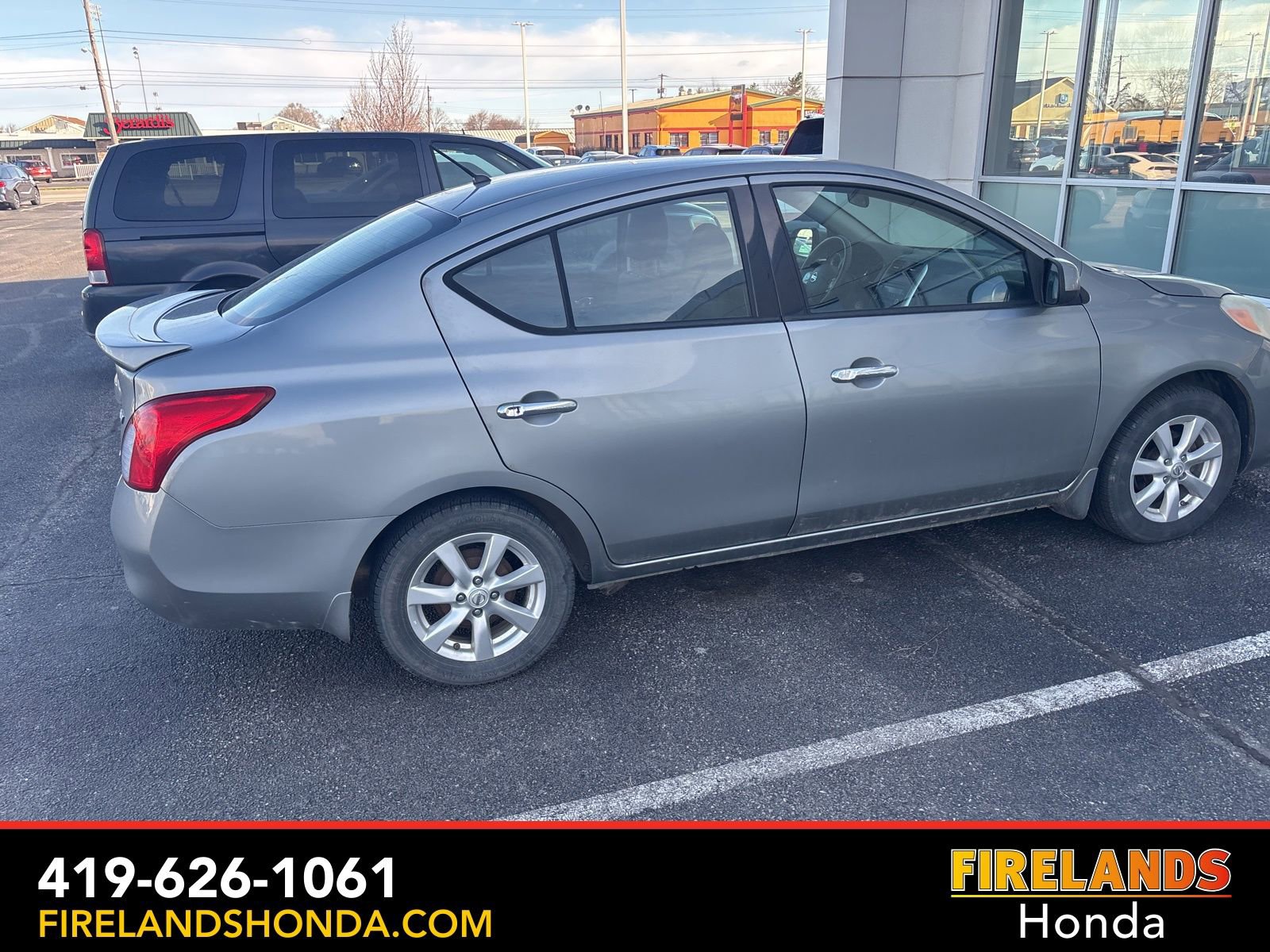 Used 2014 Nissan Versa SV w/ Convenience Package image 17