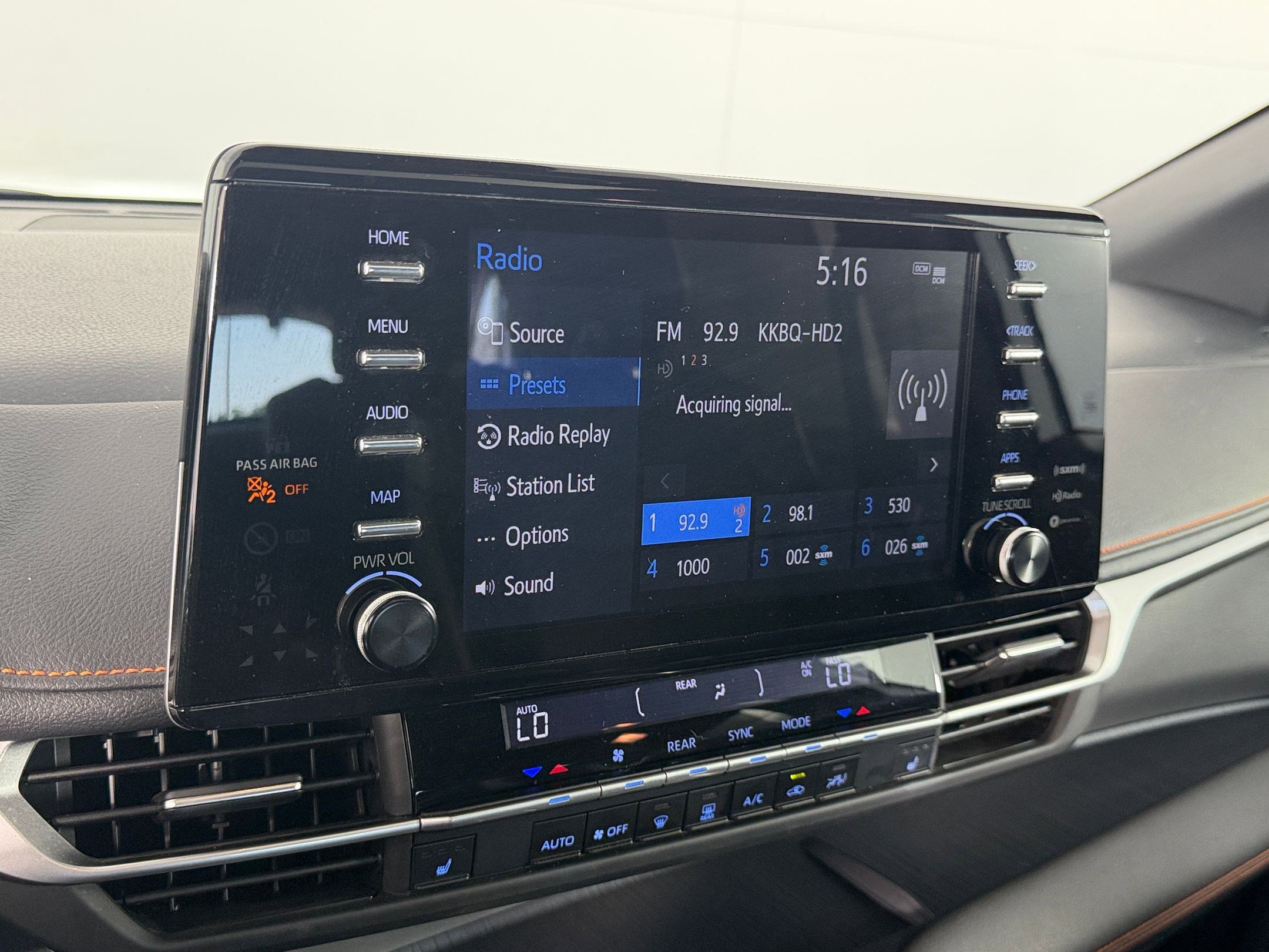 Used 2023 Toyota Sienna XSE AWD/4WD image 24