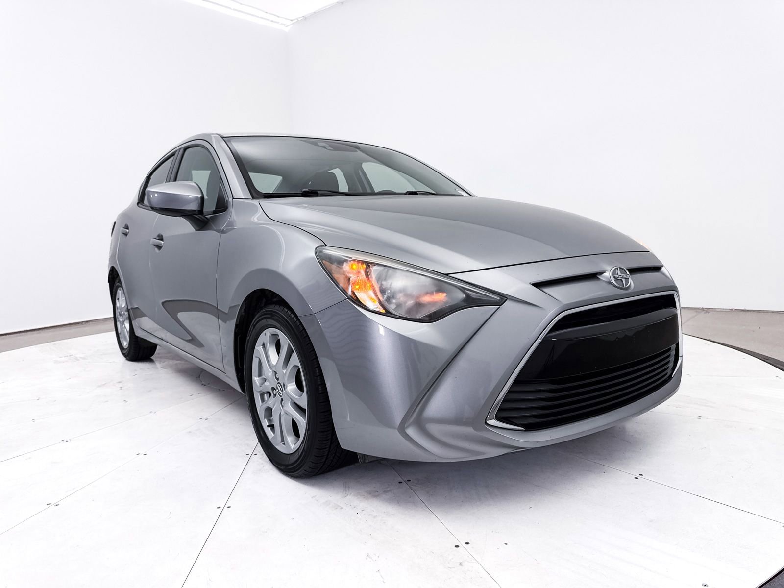 Used 2016 Scion iA image 12