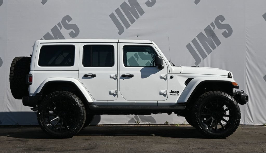 Used 2022 Jeep Wrangler Unlimited Sahara AWD/4WD image 4