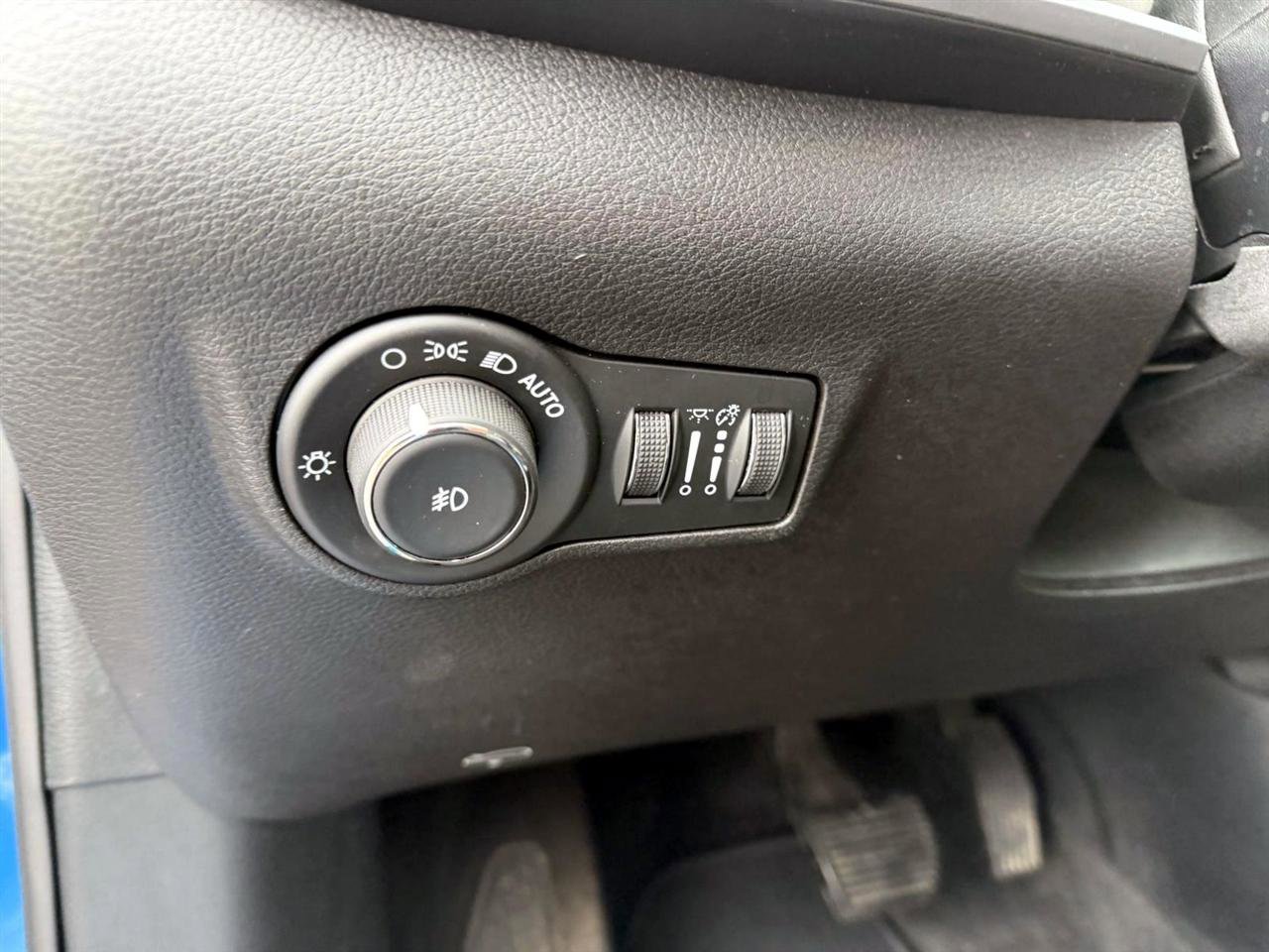 Used 2025 Jeep Compass Limited AWD/4WD image 19