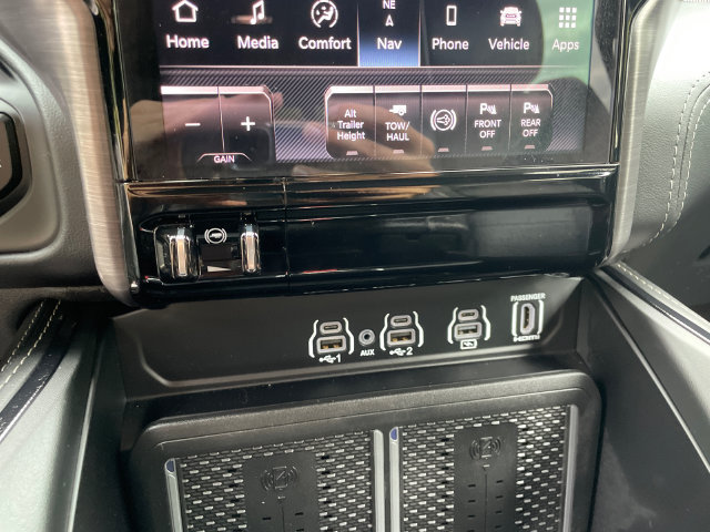 Used 2025 RAM 2500 Rebel w/ Rebel Level 2 Equipment Group AWD/4WD image 35
