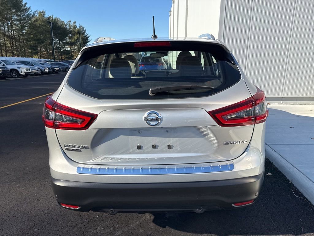 Used 2022 Nissan Rogue Sport SV w/ Technology Package image 4