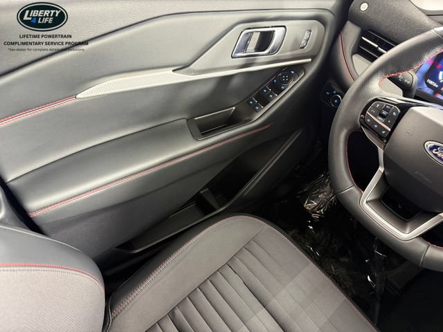 Used 2025 Ford Explorer ST-Line AWD/4WD image 31
