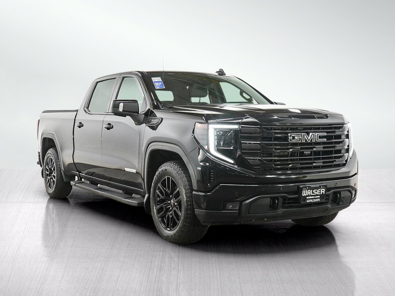 Used 2024 GMC Sierra 1500 Elevation w/ Elevation Premium Package AWD/4WD image 7
