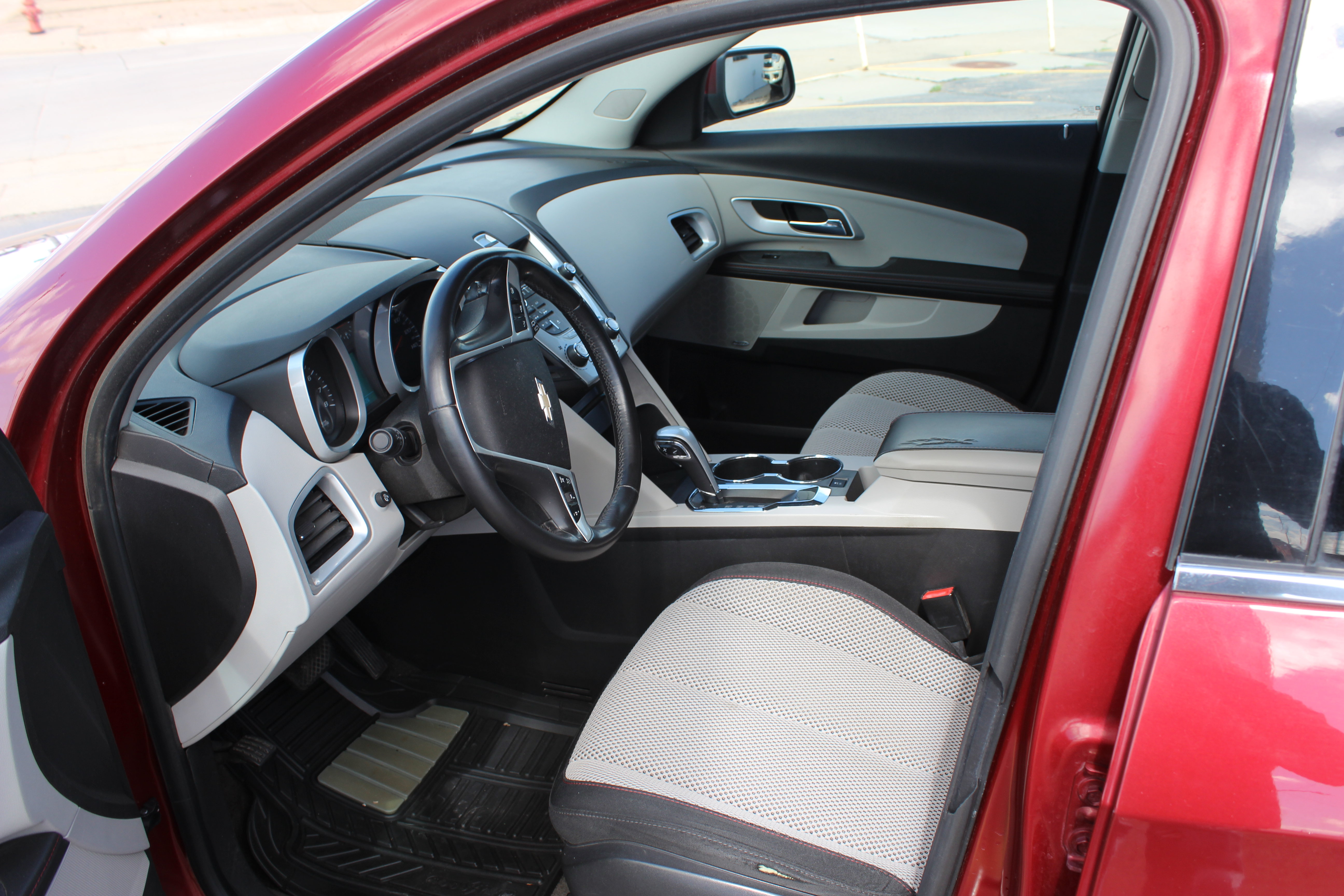 Used 2010 Chevrolet Equinox LT AWD/4WD image 17