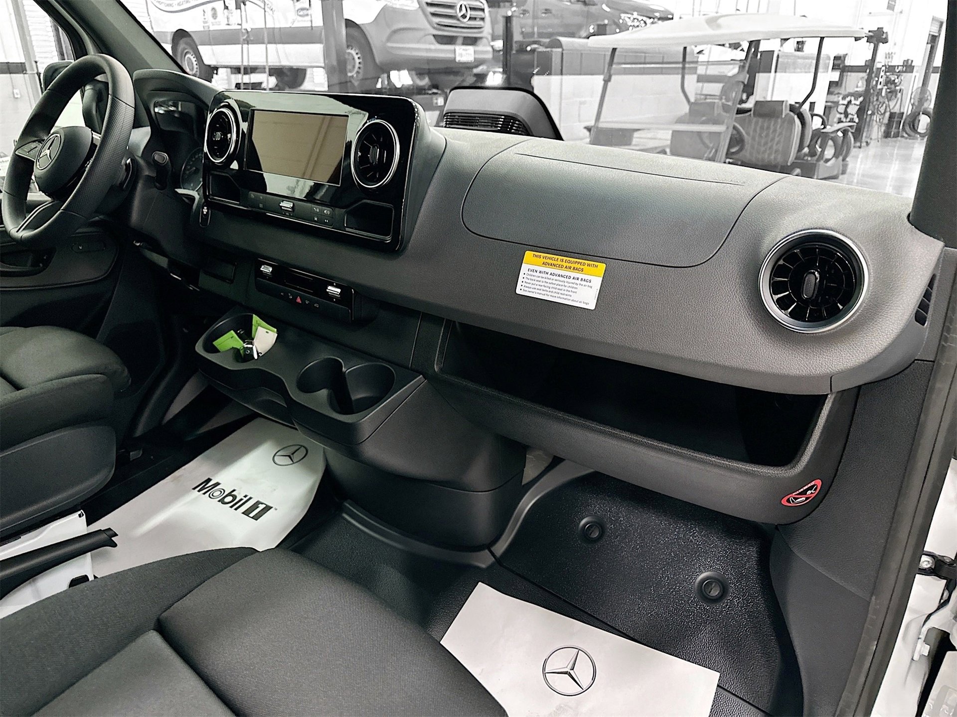 Used 2025 Mercedes-Benz Sprinter 2500 image 27