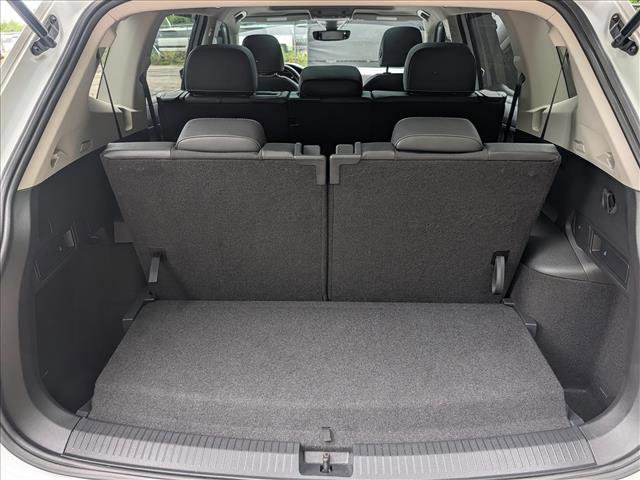 Used 2023 Volkswagen Tiguan SE w/ Panoramic Sunroof Package FWD image 20